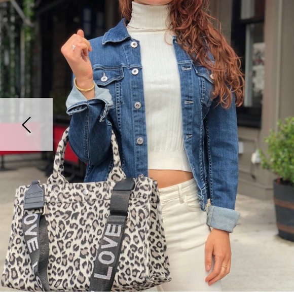 Quilted Koala bag with upgraded strap - Picture 3 of 16